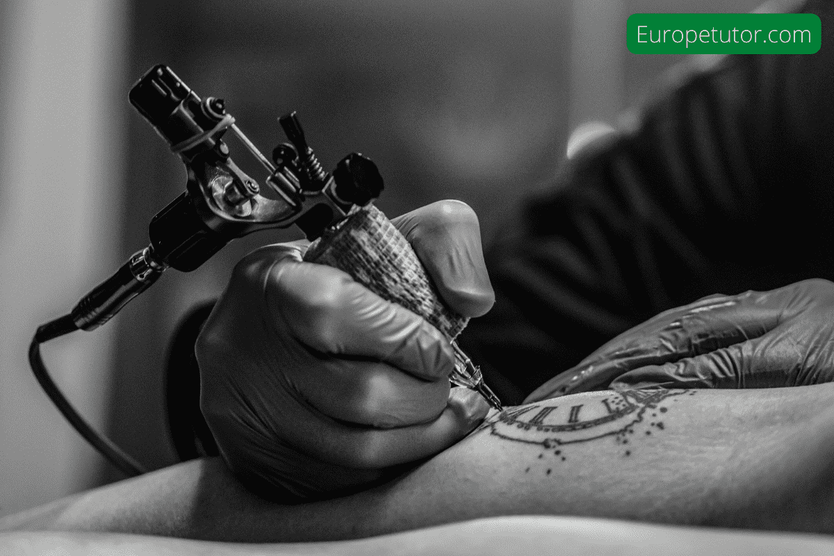 Do they reject tattoos in Portugal